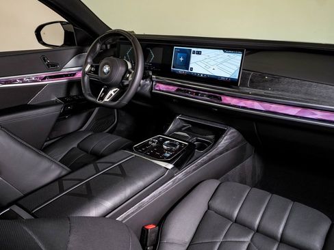 Used 2025 BMW 740i xDrive image 15