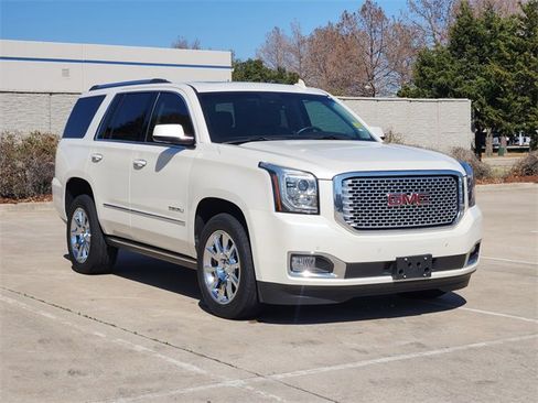 Used 2015 GMC Yukon Denali w/ Premium Package image 3