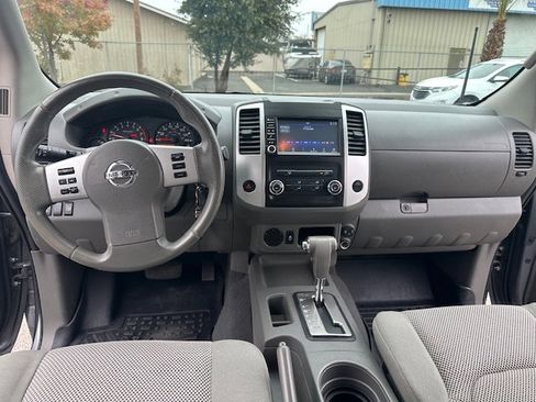 Used 2019 Nissan Frontier SV image 23