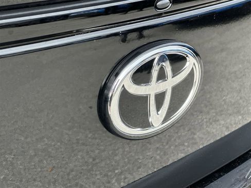 Used 2024 Toyota GR86 image 9