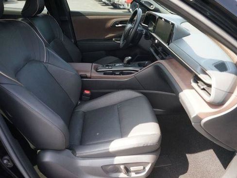 Used 2023 Toyota Crown AWD/4WD image 19