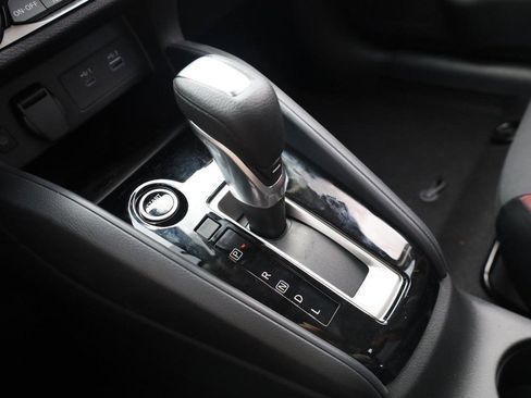 New 2025 Nissan Versa SR w/ Trunk Package image 15