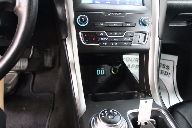 Used 2020 Ford Fusion SEL FWD image 20