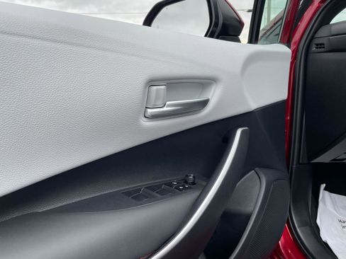 Certified 2025 Toyota Corolla SE image 17