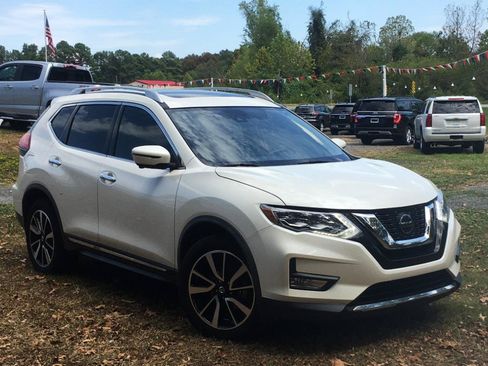 Used 2018 Nissan Rogue SL w/ Premium Package AWD/4WD image 7