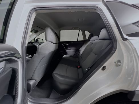 Used 2022 Toyota RAV4 XLE image 29