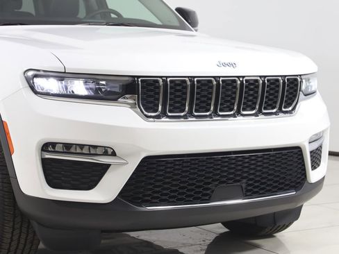 Used 2023 Jeep Grand Cherokee 4WD 4xe image 42