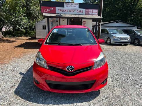 Used 2012 Toyota Yaris LE FWD image 2