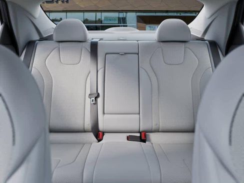 New 2025 Hyundai Elantra Limited image 12