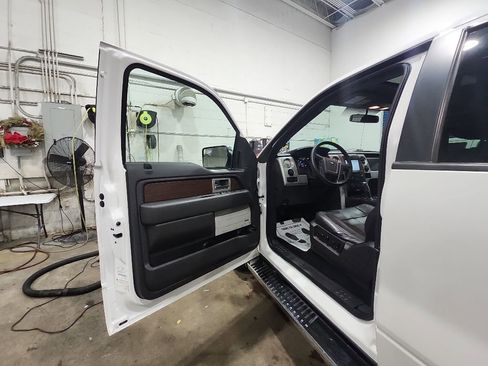 Used 2014 Ford F150 Lariat w/ Equipment Group 502A Luxury AWD/4WD image 11