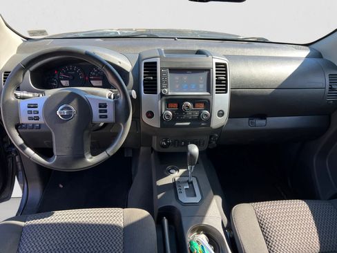 Used 2021 Nissan Frontier SV image 12
