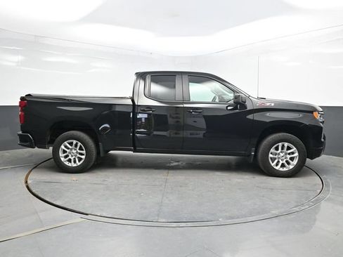 Used 2023 Chevrolet Silverado 1500 RST w/ Z71 Off-Road Package AWD/4WD image 8