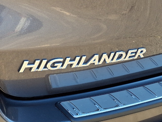Certified 2018 Toyota Highlander XLE w/ Protection Package #3 AWD/4WD image 22