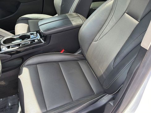 Used 2021 Buick Envision Essence w/ Sport Touring Package FWD image 29