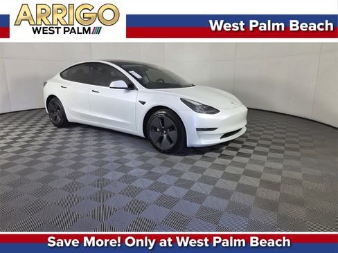 Used 2023 Tesla Model 3 Standard Range image 1