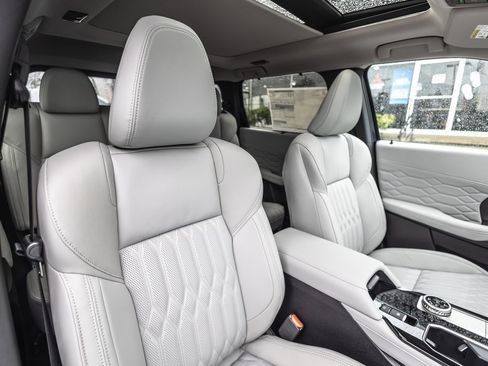 New 2026 Mitsubishi Outlander SEL image 29