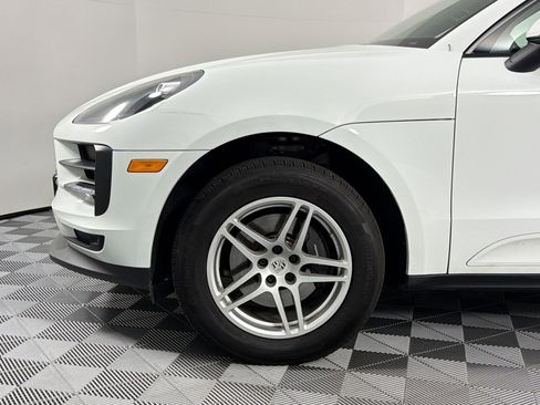 Certified 2020 Porsche Macan image 7