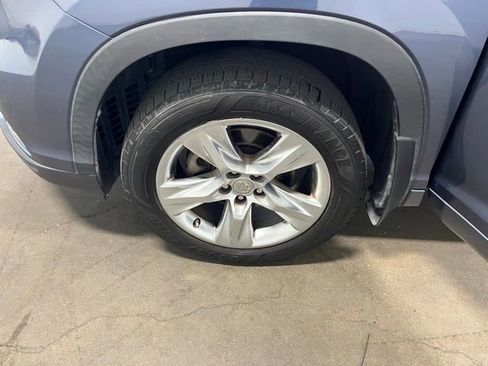 Used 2015 Toyota Highlander Limited Platinum AWD/4WD image 30