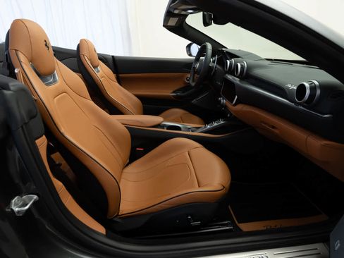 Certified 2019 Ferrari Portofino image 10