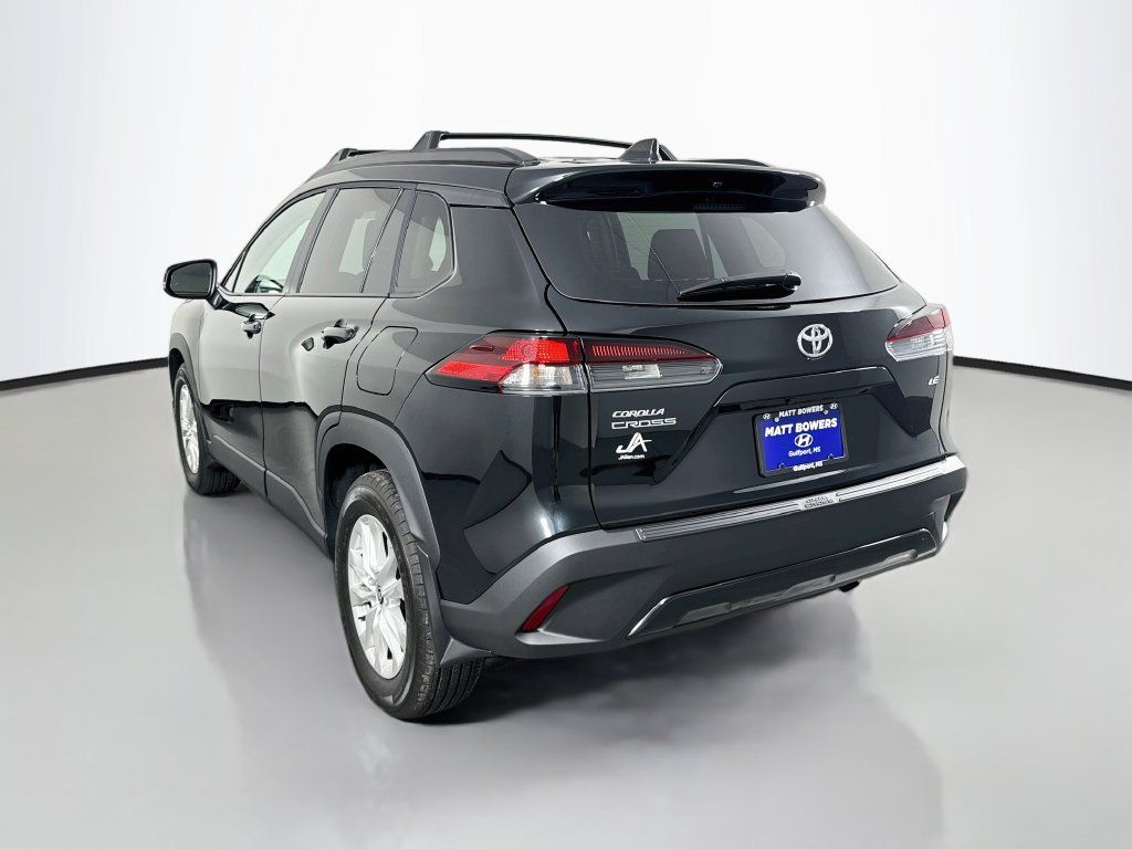 Used 2026 Toyota Corolla Cross LE FWD image 7