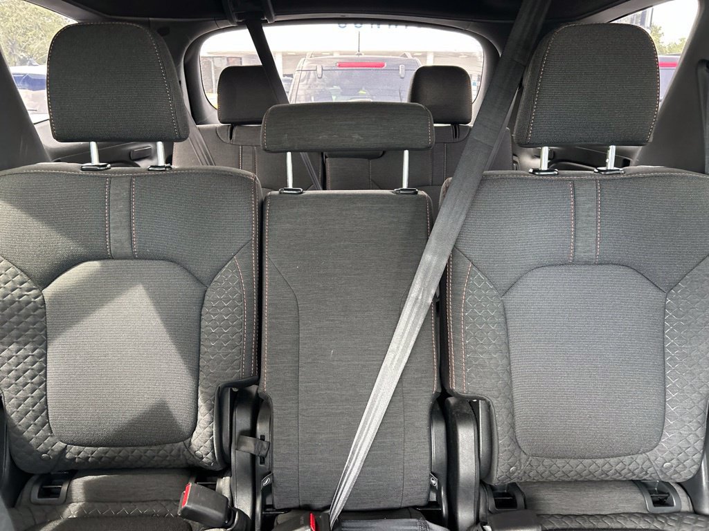Used 2025 Honda Pilot Sport image 14