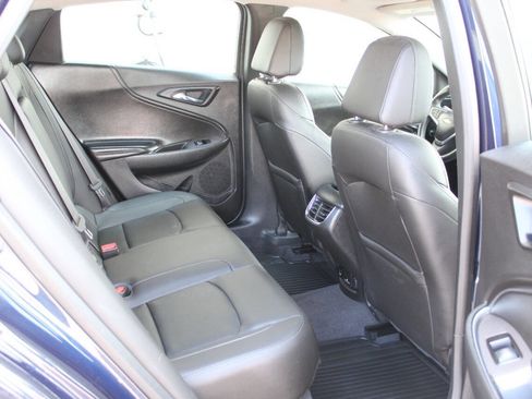 Used 2017 Chevrolet Malibu LT w/ Leather Package image 17