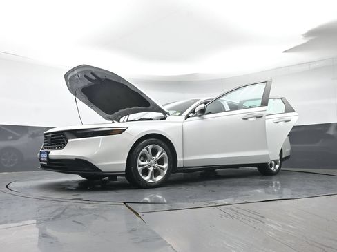 Certified 2023 Honda Accord LX image 43