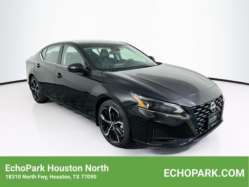 Used 2023 Nissan Altima 2.5 SR FWD image 1