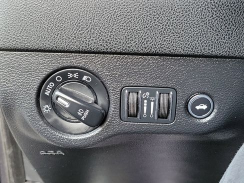 Used 2016 Dodge Charger SXT w/ Navigation & Travel Group RWD image 12