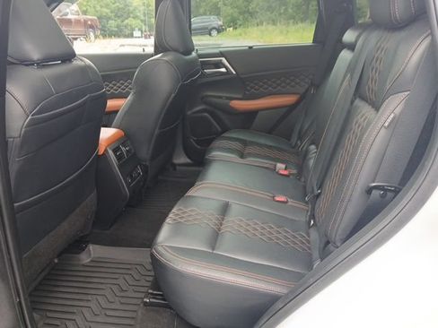 Used 2022 Mitsubishi Outlander SEL AWD/4WD image 16