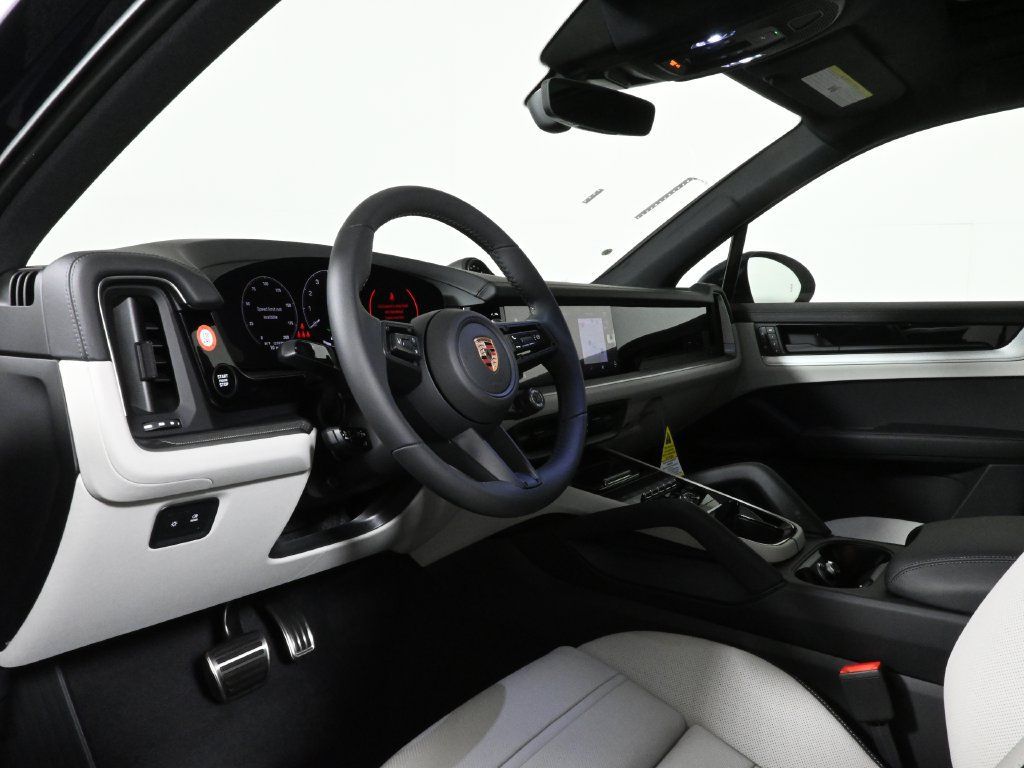 Used 2026 Porsche Cayenne S AWD/4WD image 4