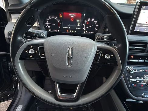 Used 2020 Lincoln Corsair Sport Utility 4D w/ Equipment Group 101A image 13