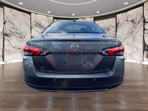 Used 2021 Nissan Versa SV image 6
