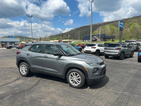 Used 2021 Chevrolet TrailBlazer LS FWD image 1