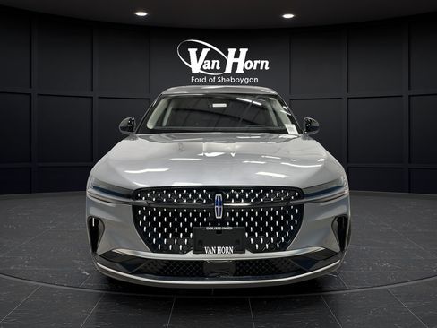 Used 2025 Lincoln Nautilus Premier w/ Equipment Group 102A AWD/4WD image 8