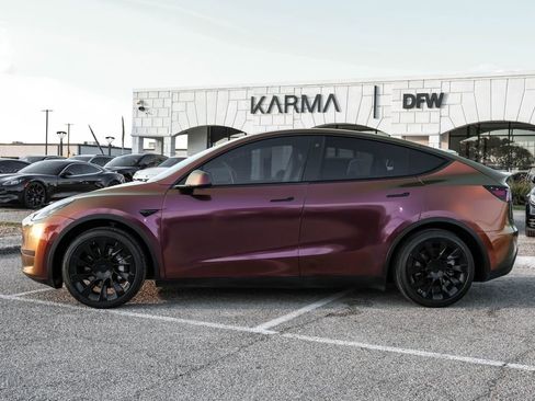 Used 2021 Tesla Model Y 2WD image 9