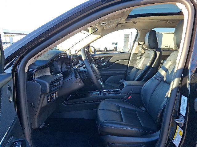 New 2025 Lincoln Corsair Grand Touring w/ Equipment Group 302A AWD/4WD image 6