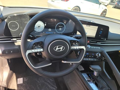 New 2026 Hyundai Elantra Limited FWD image 9