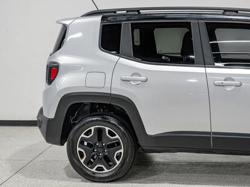 Used 2017 Jeep Renegade Trailhawk image 12
