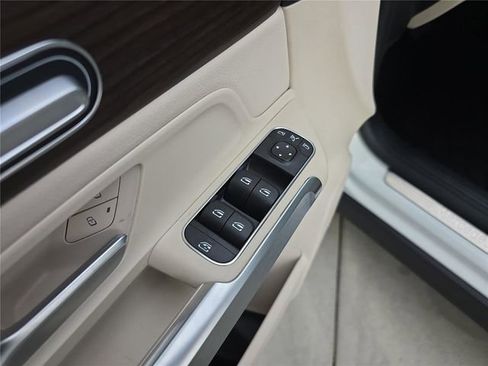New 2026 Mercedes-Benz GLB 250 4MATIC image 21