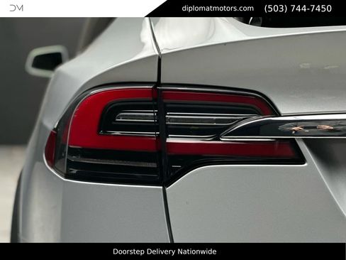 Used 2016 Tesla Model X 75D image 14