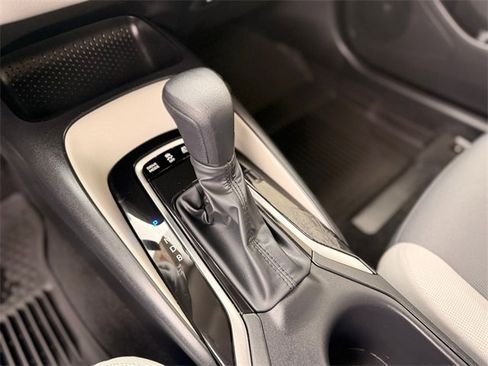 Used 2025 Toyota Corolla LE image 12