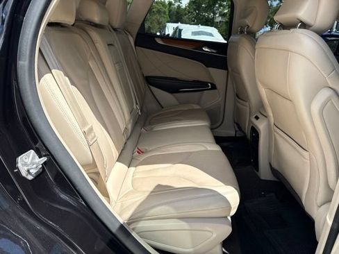 Used 2019 Lincoln MKC Select w/ Select Plus Package AWD/4WD image 8