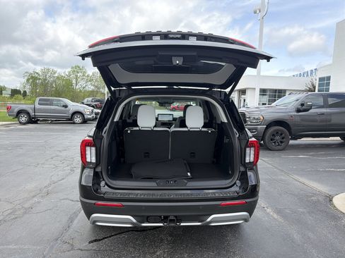 New 2026 Ford Explorer Platinum w/ LUX Leather Package AWD/4WD image 14