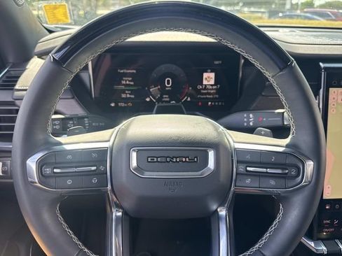 Used 2025 GMC Acadia Denali w/ Super Cruise Package FWD image 24