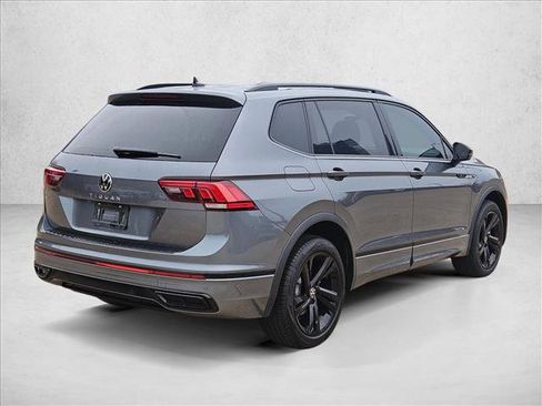 Used 2023 Volkswagen Tiguan SE R-Line image 5