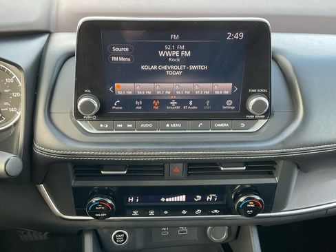 Used 2023 Nissan Rogue SV image 13