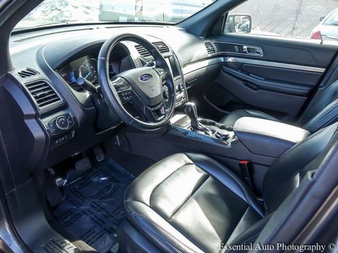 Used 2019 Ford Explorer XLT w/ Equipment Group 202A image 10