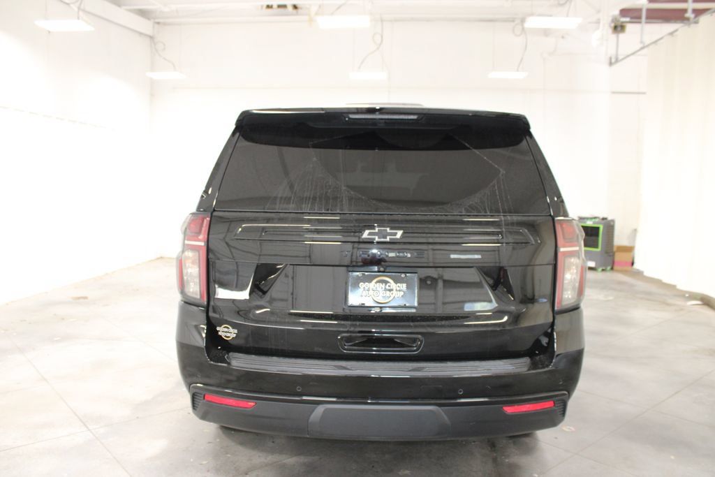 Used 2024 Chevrolet Tahoe Z71 w/ Luxury Package AWD/4WD image 8
