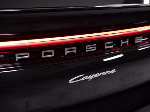 Certified 2026 Porsche Cayenne Coupe AWD/4WD image 15